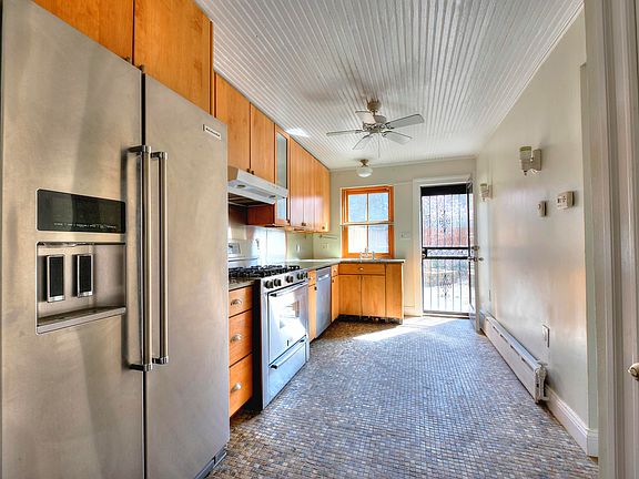 4th image of 34 Sharon St #1