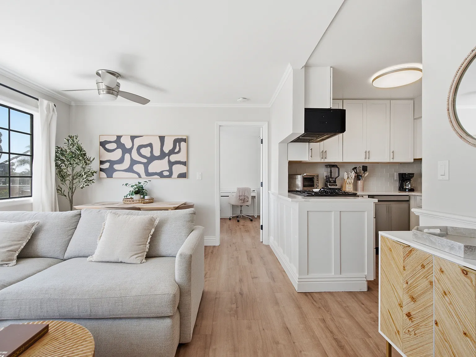 2 bed, 2.0 bath, 720 sqft, $4,500 — Photo 1