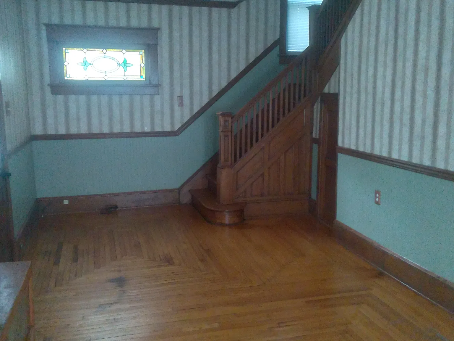 5 bed, 2850 sqft, $1,500 — Photo 2