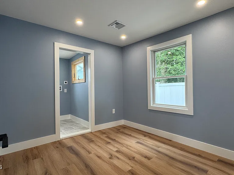 919 Ellison Ave — Photo 5