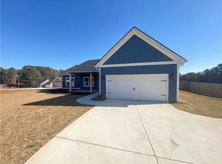 104 Charlie Fuller Rd, Grantville, GA 30220