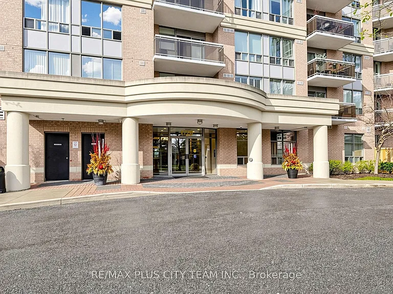 1720 Eglinton Ave E #812 — Photo 27
