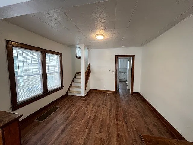 1227 S Champion Ave — Photo 3