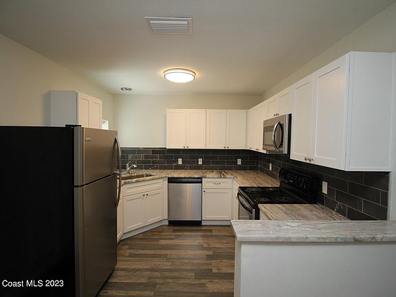 3rd image of 1905 Oak St