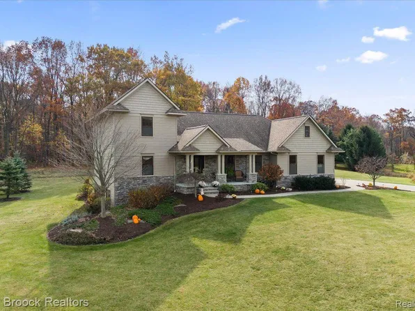8864 Dawson Country Ln, Grass Lake, MI 49240