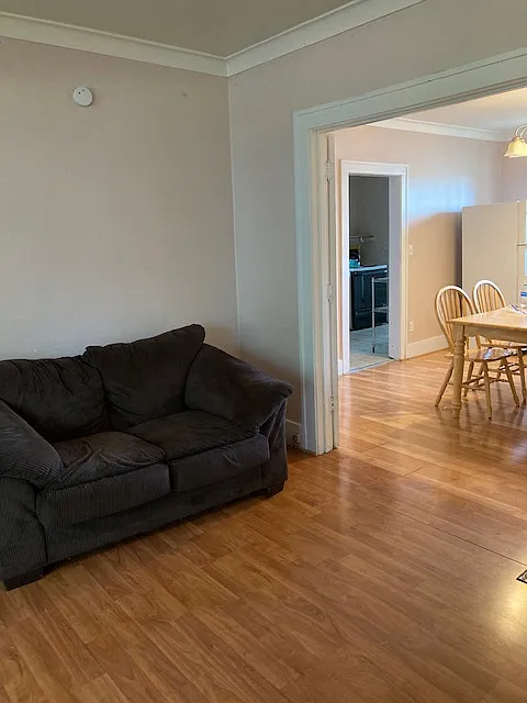 1 bed, 1827 sqft, $995 — Photo 2