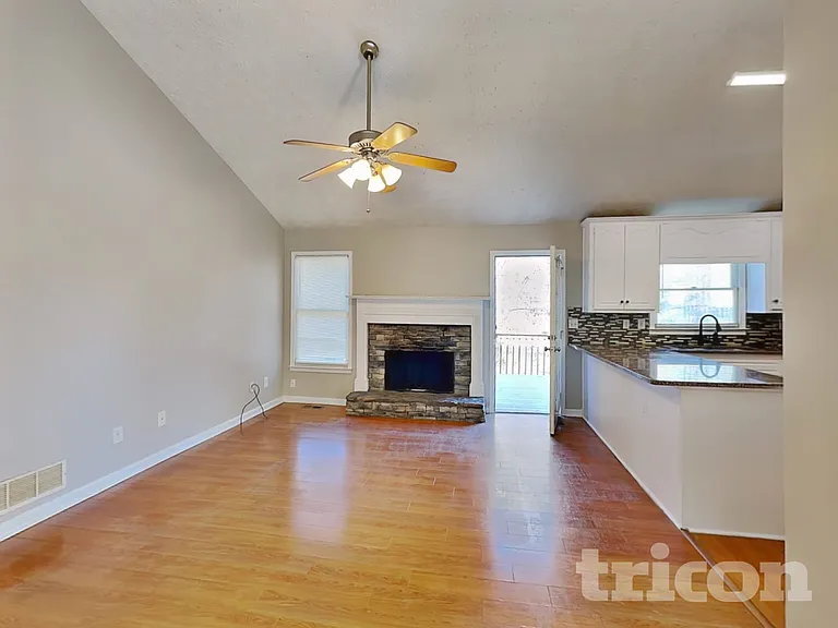 403 Bennett Farms Pl — Photo 2