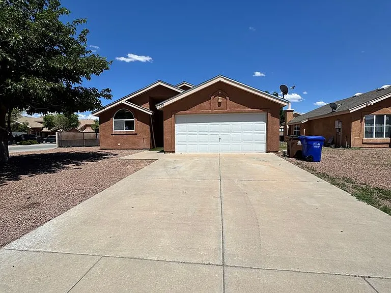 1326 Magoffin Pl — Photo 2