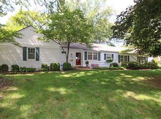 9712 Manor Rd, Leawood, KS 66206