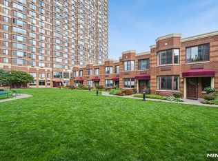 100 Old Palisade Rd APT Pl16, Fort Lee, NJ 07024