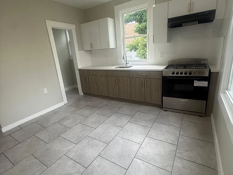 27-29 N Munn Ave #2F — Photo 13