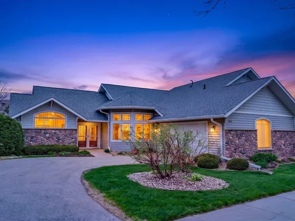 1612 Dewberry Dr, Madison, WI 53719