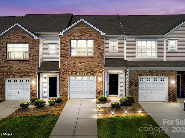 4528 Craigmoss Ln, Charlotte, NC 28278