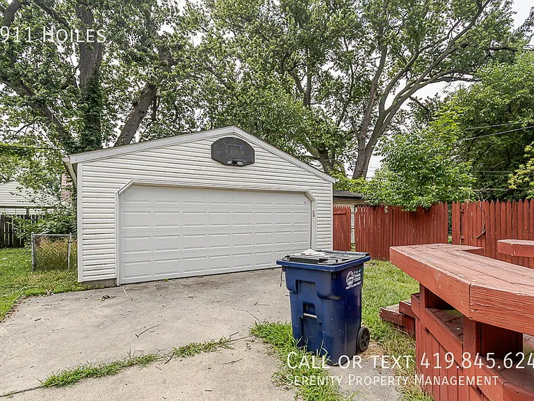 3911 Hoiles Ave — Photo 16