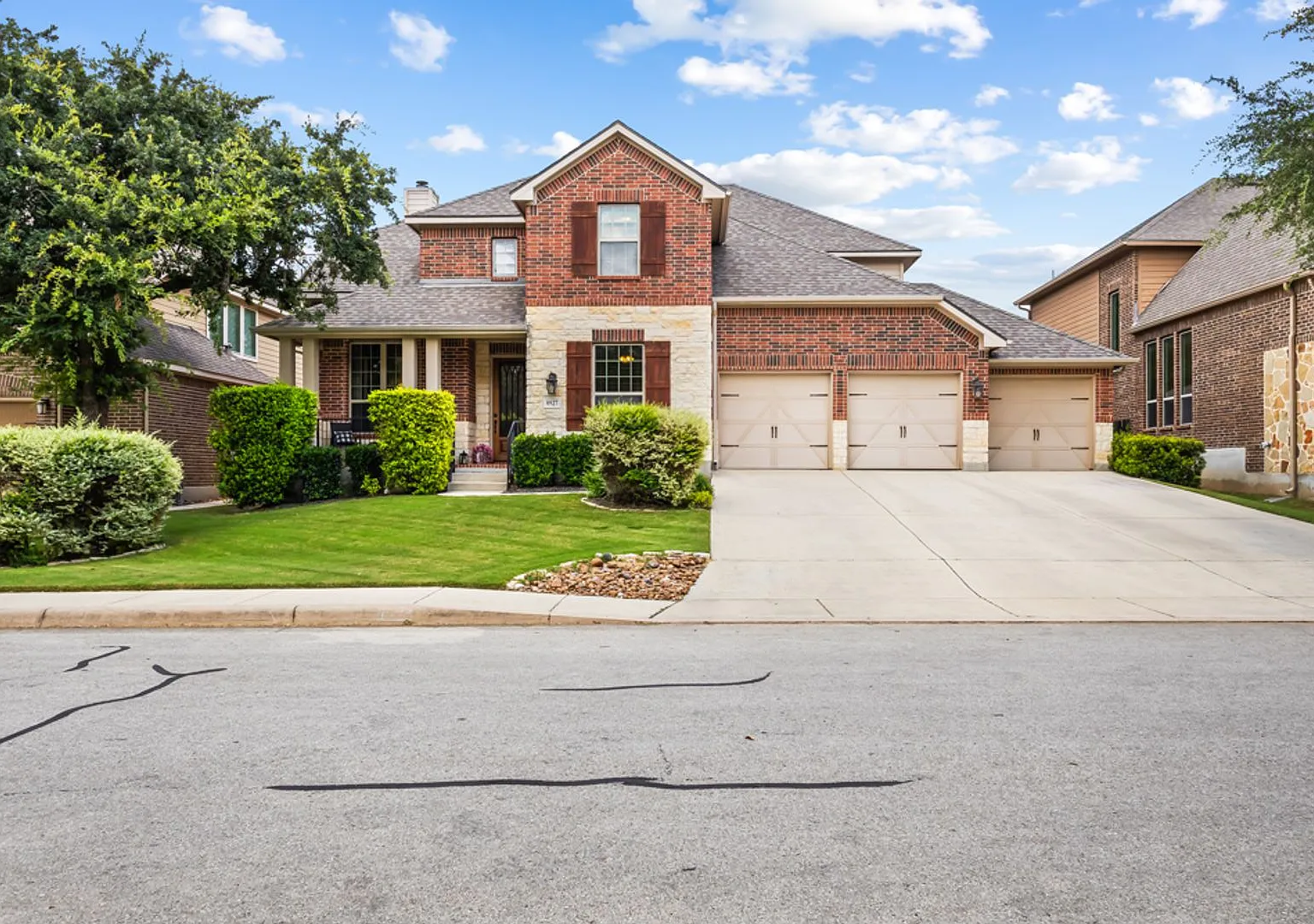 4 Bedroom/3.5 Bath River Rock Ranch Subdivision — Photo 1