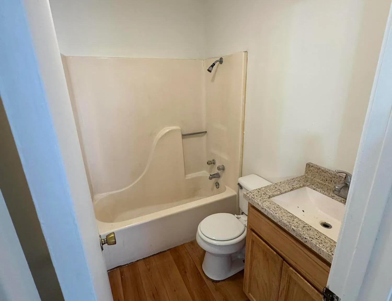 1 bed, 1.0 bath, 400 sqft, $800 — Photo 4