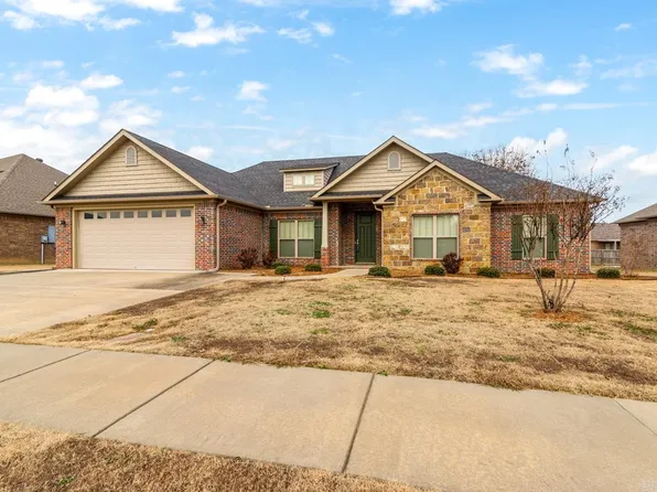 1625 Sylar Cir, Conway, AR 72034