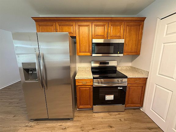3rd image of 622 Orchard Park Drive