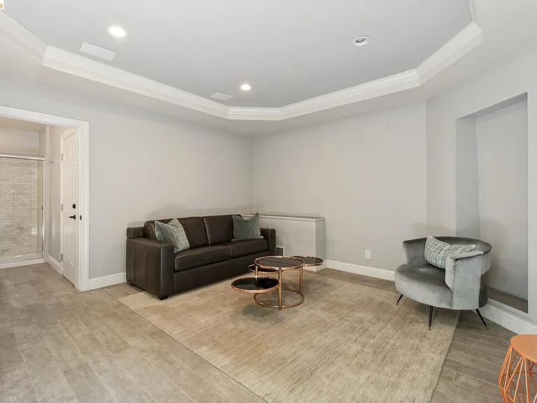 15 Selborne Dr — Photo 19