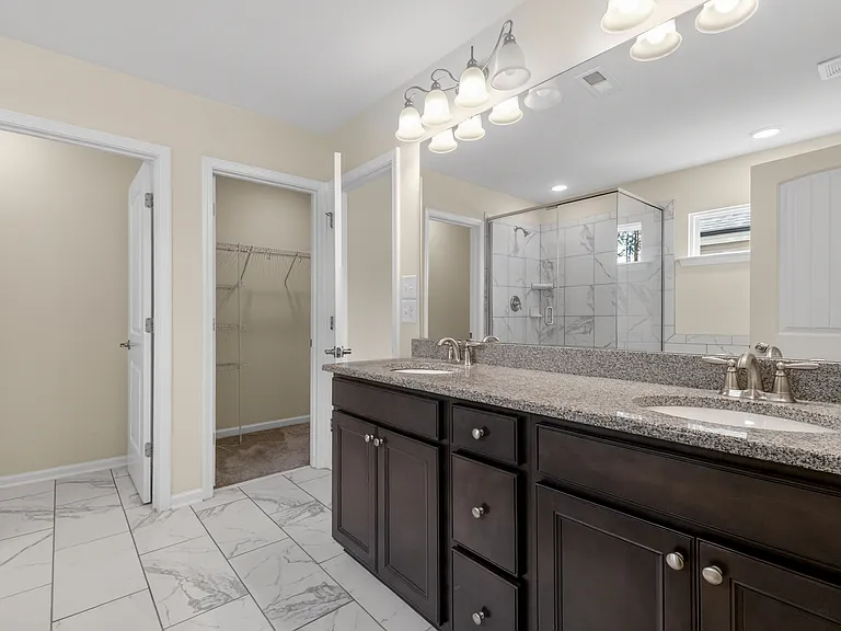 2112 Turling Way — Photo 42