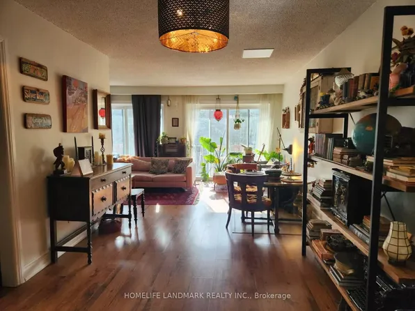 213 Kenilworth Ave, Toronto, ON M4L 3S7