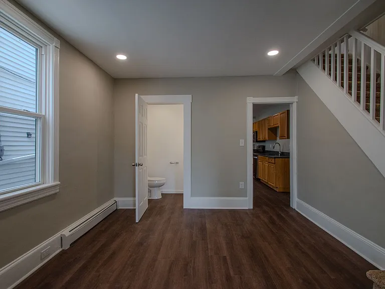 208 Chestnut St — Photo 4