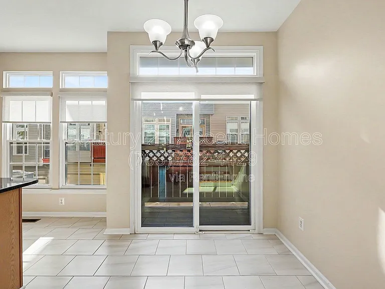 968 Harrison Cir — Photo 15