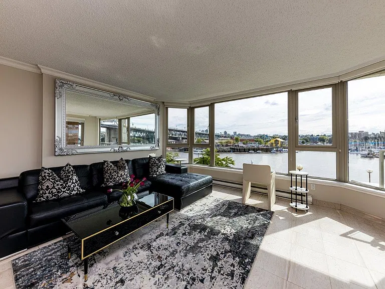 1675 Hornby St #304 — Photo 4