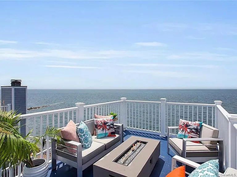 2155 Fairfield Beach Rd — Photo 18