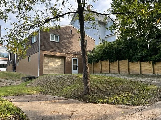 3410 Gleason St photo 1