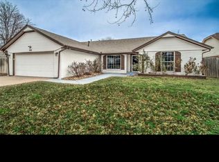 908 Richmond Rd, Edmond, OK 73034