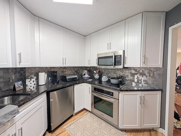 616 Harmon Cove Tower — Photo 7