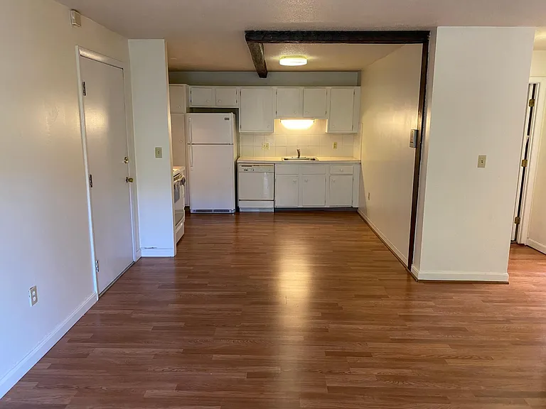 4 Strawberry Bank Rd — Photo 14