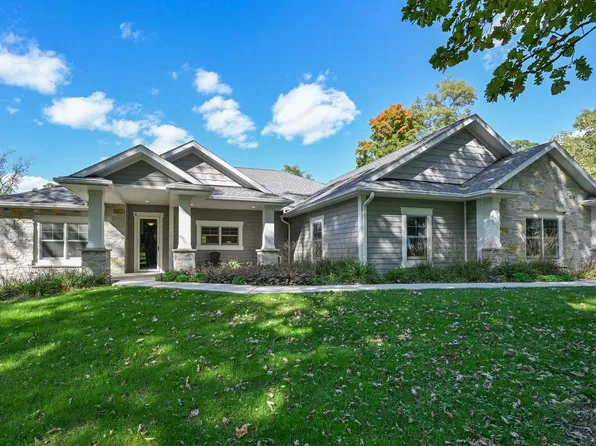 34726 Janesville DRIVE, Mukwonago, WI 53149