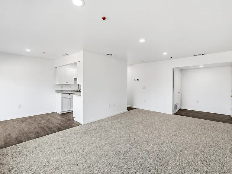 Oakbrook Apartments — Photo 49
