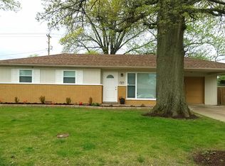 6 Woodhaven Ct, Belleville, IL 62223