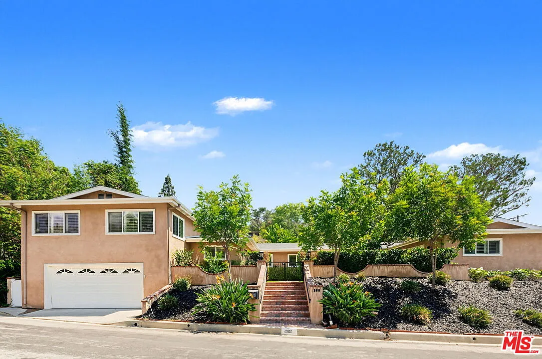 5 bed, 4.5 bath, 3717 sqft, $19,000 — Photo 1