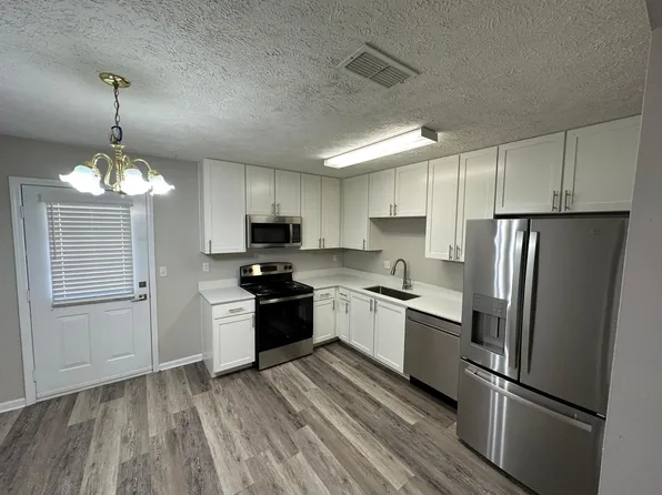 300 Carver Dr, Starkville, MS