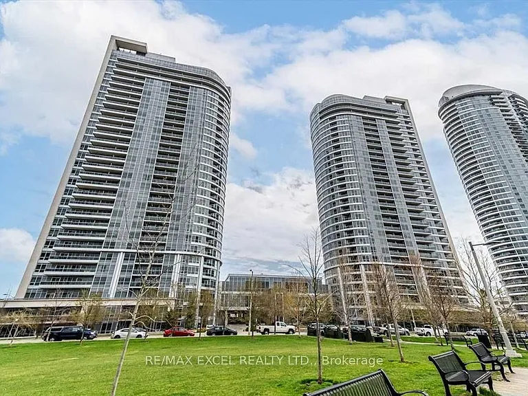 151 Village Green Sq #1806 — Photo 1