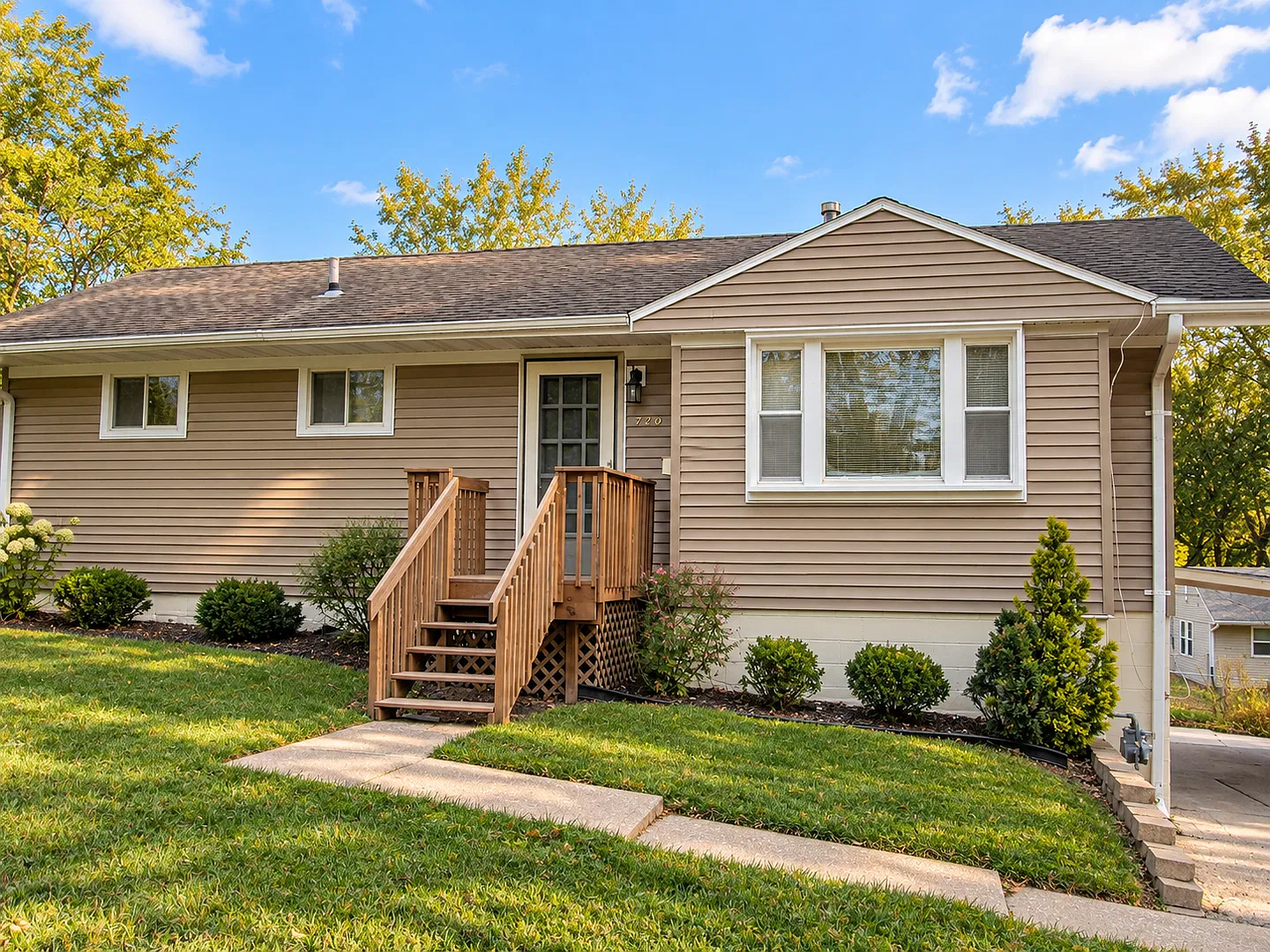 West Side Iowa City Home | Large Yard + In-Unit Laundry — Photo 3