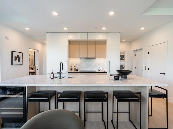 539 W 28th Ave #202, Vancouver, BC V5Z 2H2