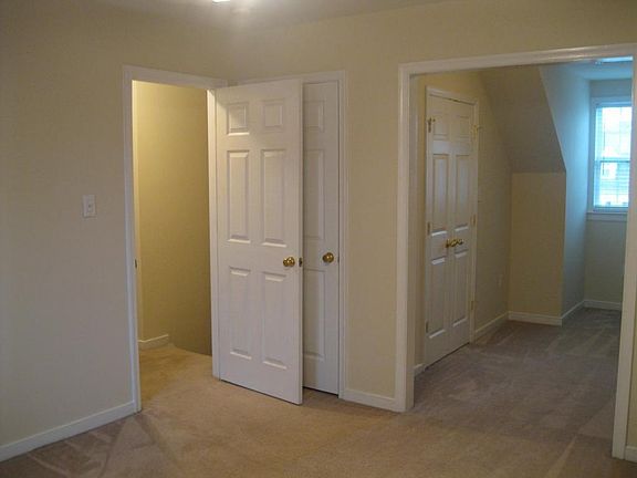 3rd image of 6918 Vanderbilt Ave