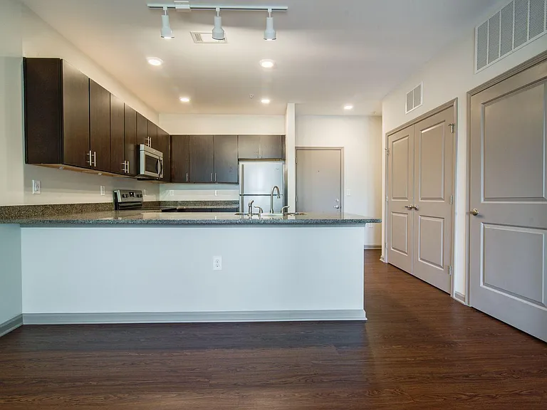 Marvel Apartments — Photo 50