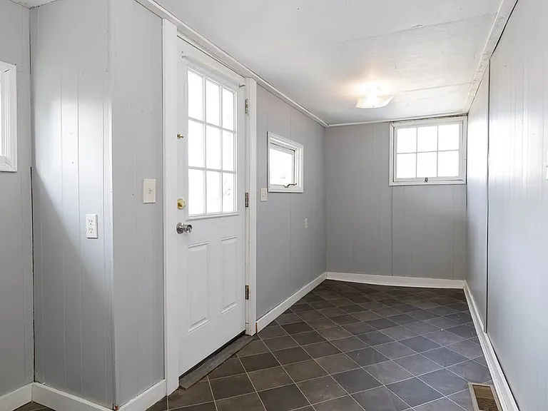 106 Hill St — Photo 7