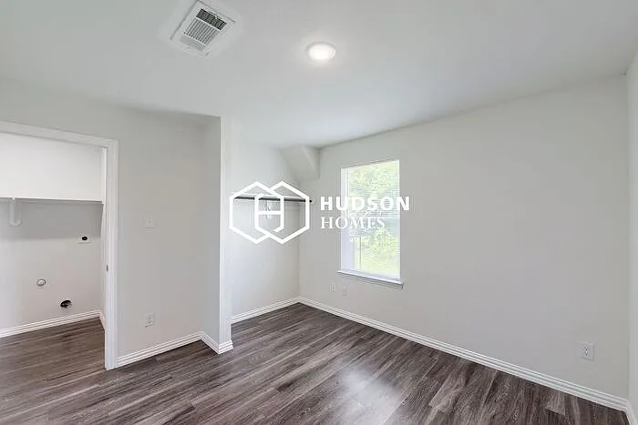 9743 Veyblum St #B — Photo 7