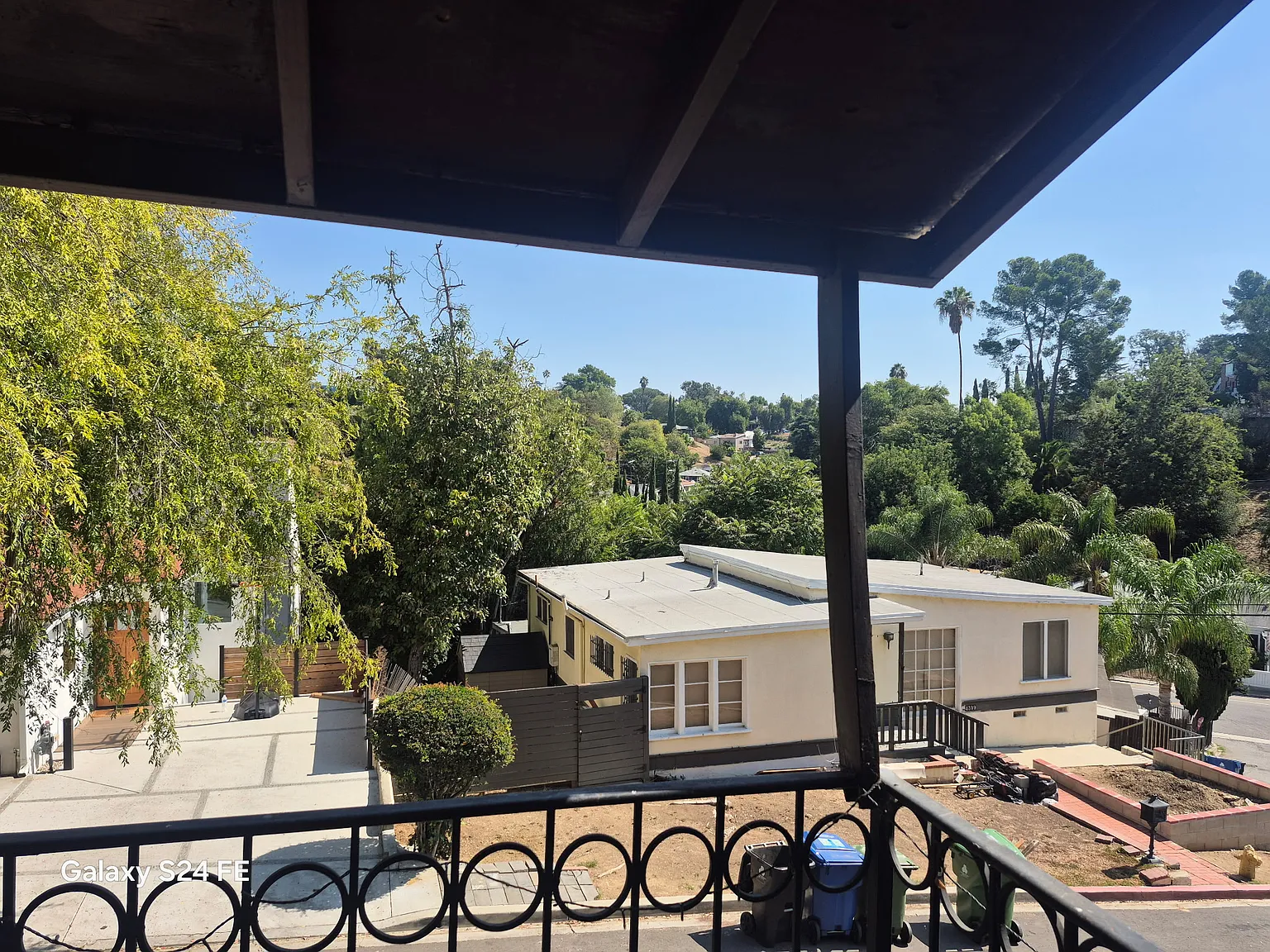 3 bed, 1228 sqft, $4,100 — Photo 2