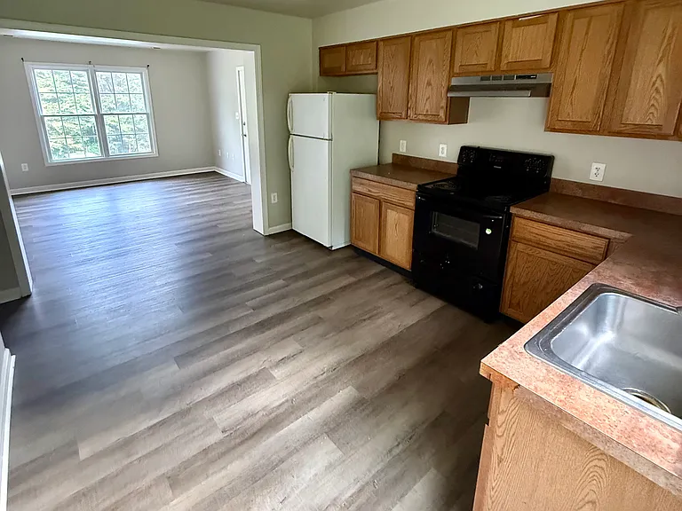 12518 Cory Ln #12 — Photo 3