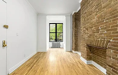 262 Saint James' Place