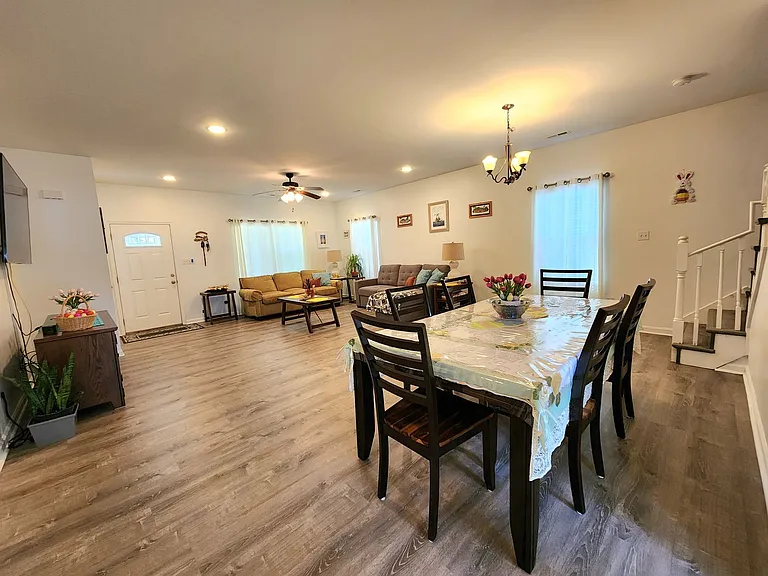232 Woodview Ave — Photo 3