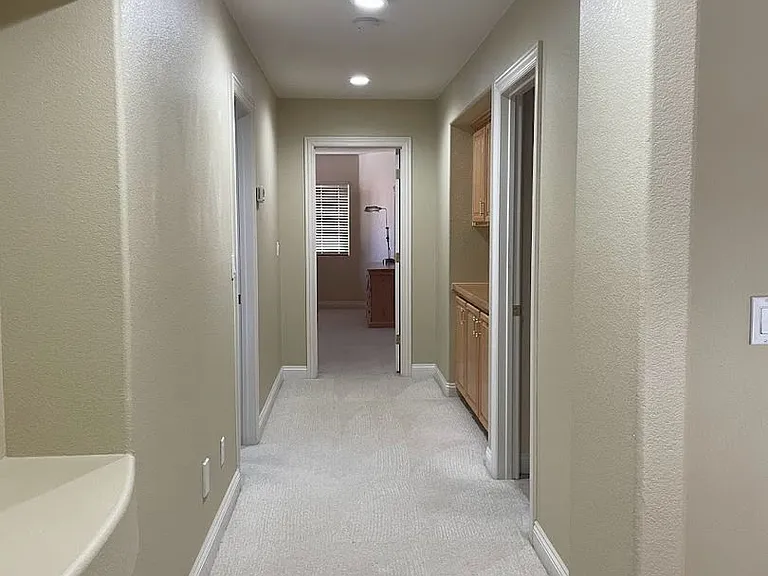 8757 Castle Hill Ave — Photo 42